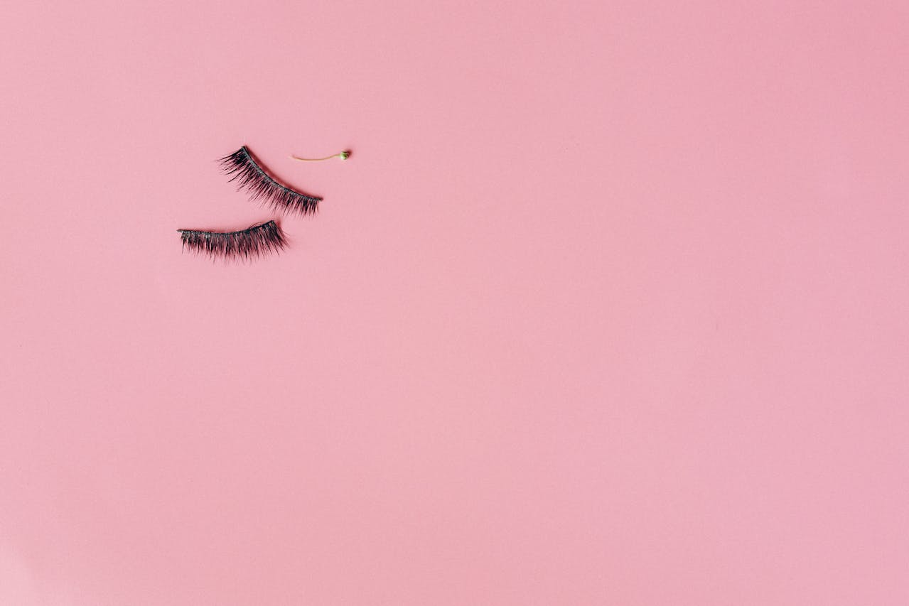 Jak dopasować rzęsy do kształtu oka