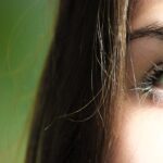 Czy olej rycynowy jest dobry na rzęsy