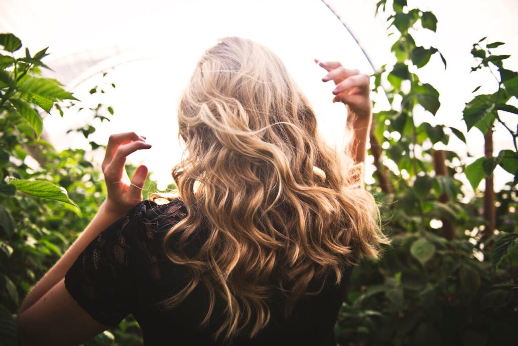 Włosy w kolorze blond