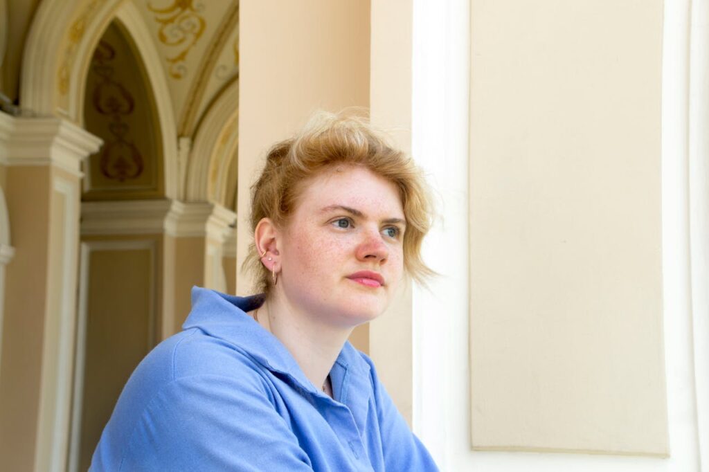 Włosy w kolorze złocisty blond