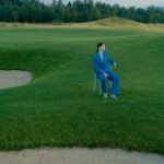 Jaka marynarka do niebieskich spodni