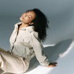 Jaka marynarka do beżowych spodni