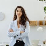 Jaka koszula do jasnej marynarki