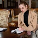 Jaka koszula do beżowej marynarki