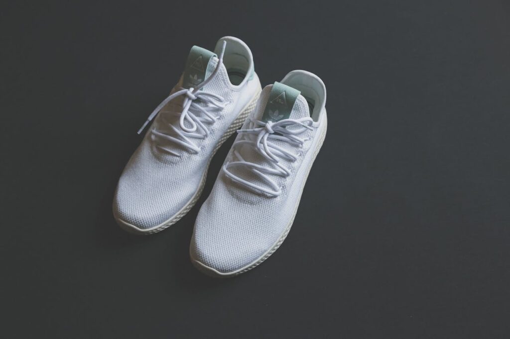 Buty do szarej marynarki