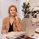 Jaka koszula do brązowej marynarki