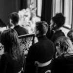 Jak się ubrać na pogrzeb wujka