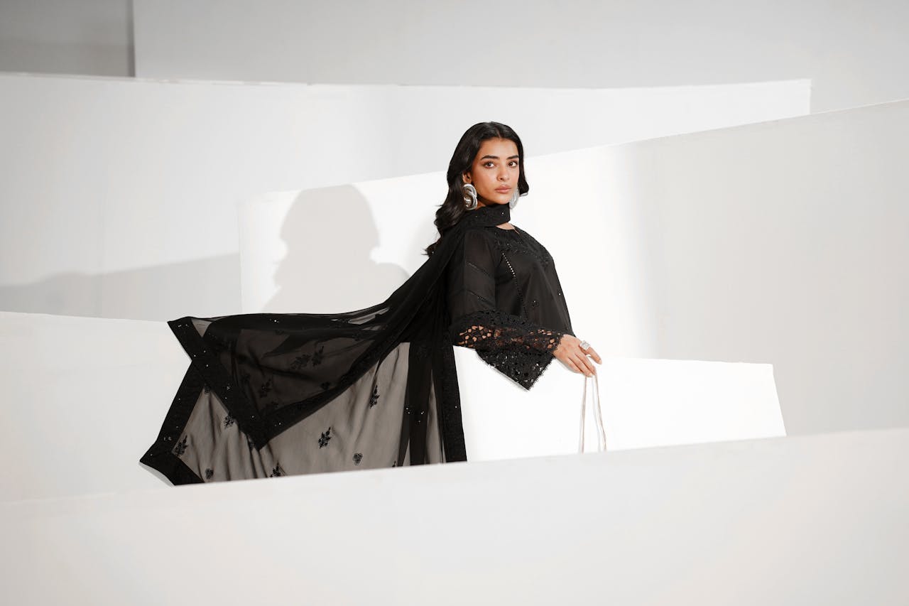 Jak się ubrać na wesele w czasie żałoby